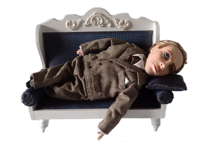 Авторская кукла "Булгаков на диване"